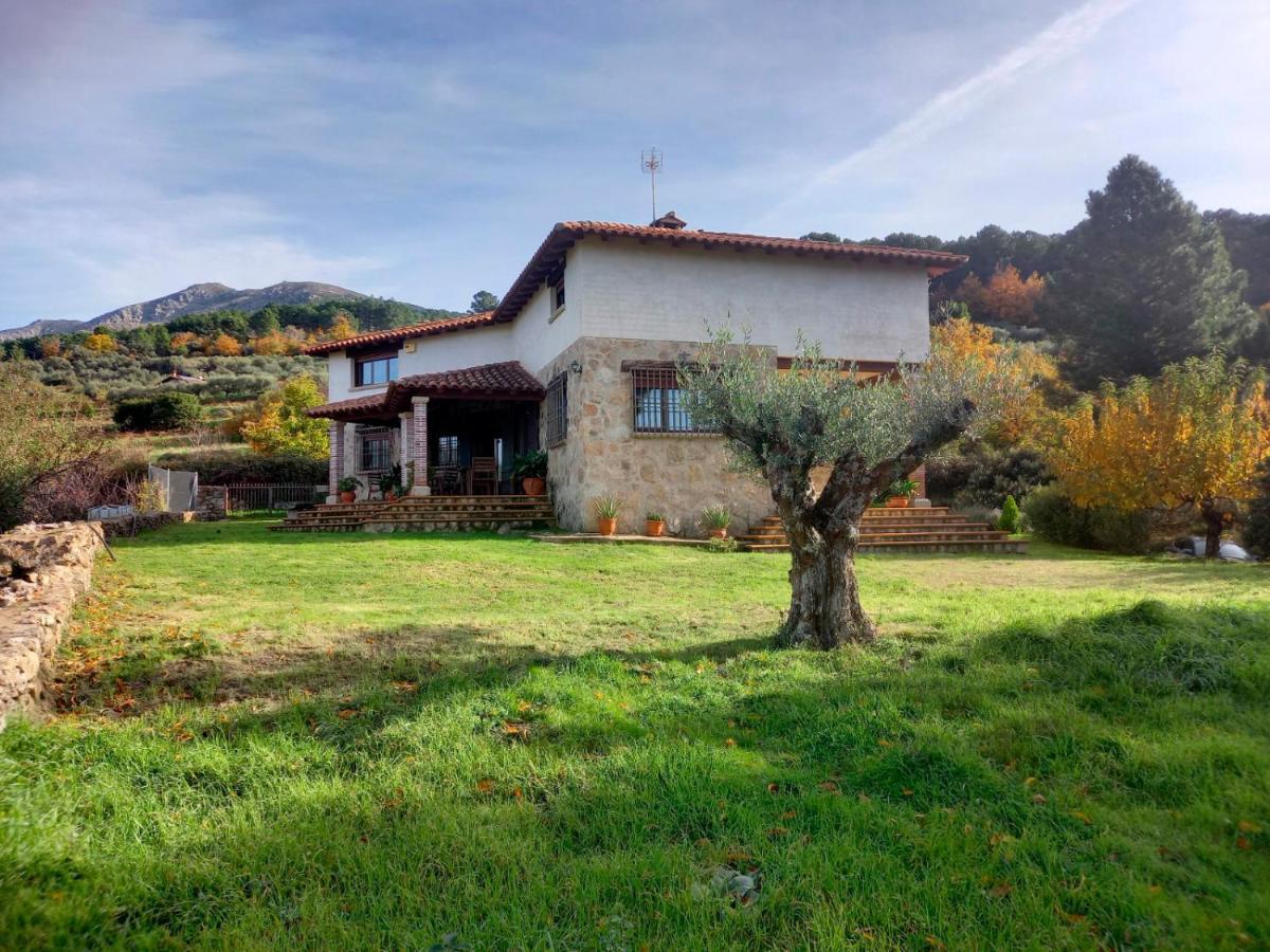 La Cirujana De Gredos Villa San Esteban Del Valle Exteriör bild