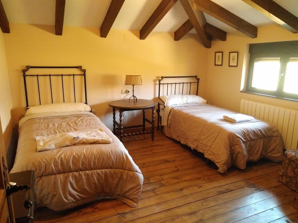 La Cirujana De Gredos Villa San Esteban Del Valle Exteriör bild